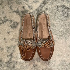 Almost New Cute Sperry Boat Shoes!